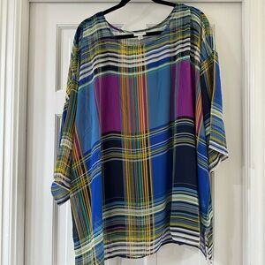 Avenue Womens blouse has attached tank underneath size 22/24 multi color print